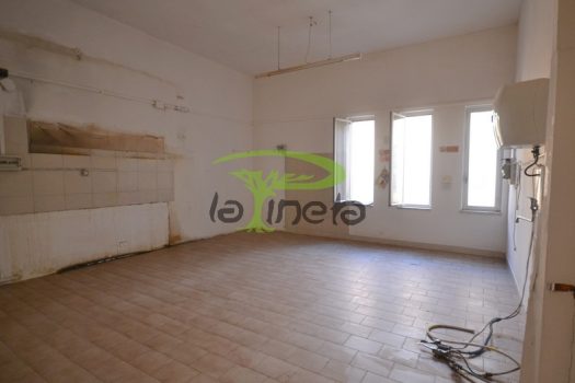 LOCALE COMMERCIALE – VIALE URANIO