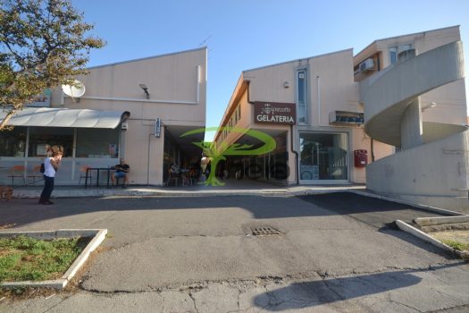 LOCALE COMMERCIALE – VIALE URANIO