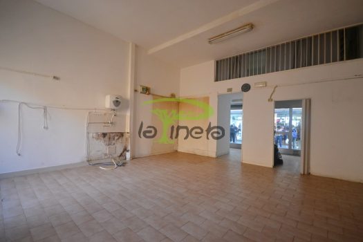 LOCALE COMMERCIALE – VIALE URANIO