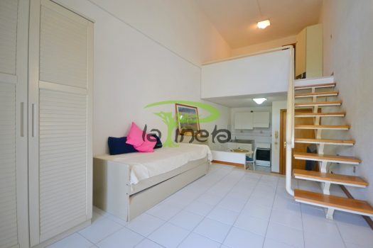 APPARTAMENTO SU DUE PIANI – VIA SARAGO