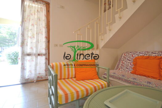 VILLA A SCHIERA SPIGOLA 37