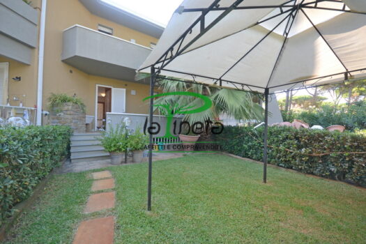 VILLA A SCHIERA SPIGOLA 37