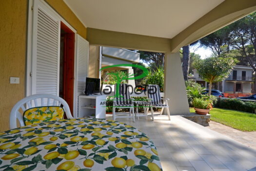 VILLA A SCHIERA SPIGOLA 37