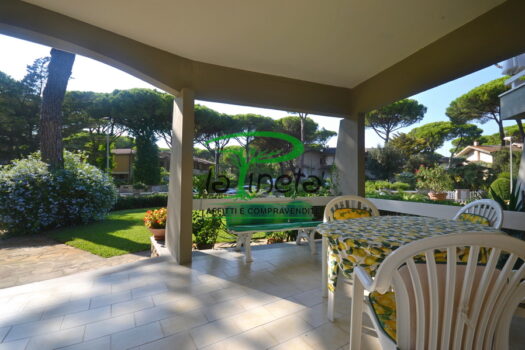 VILLA A SCHIERA SPIGOLA 37