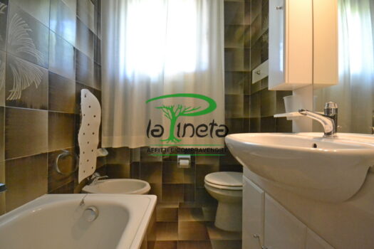 VILLA A SCHIERA SPIGOLA 37