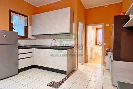 BILOCALE RISTRUTTURATO- VIA STORIONE